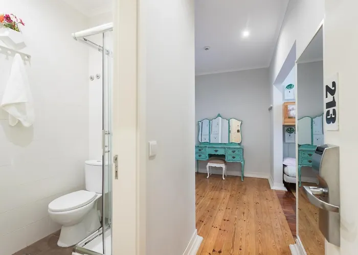 Albergue Lisboa Central Hostel *