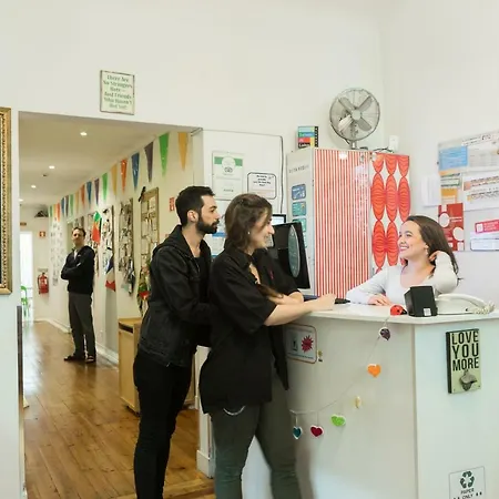 Lisboa Central Hostel אכסניה *